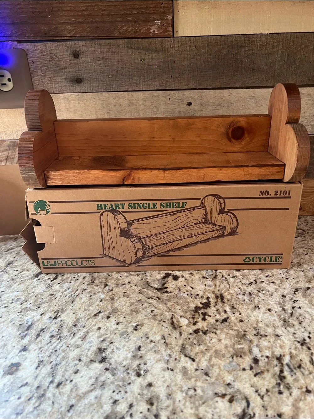 NIB Rustic Pine Heart Single Shelf